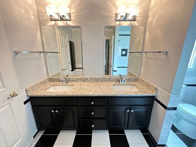 Building Photo - 1611 Majesty Dr