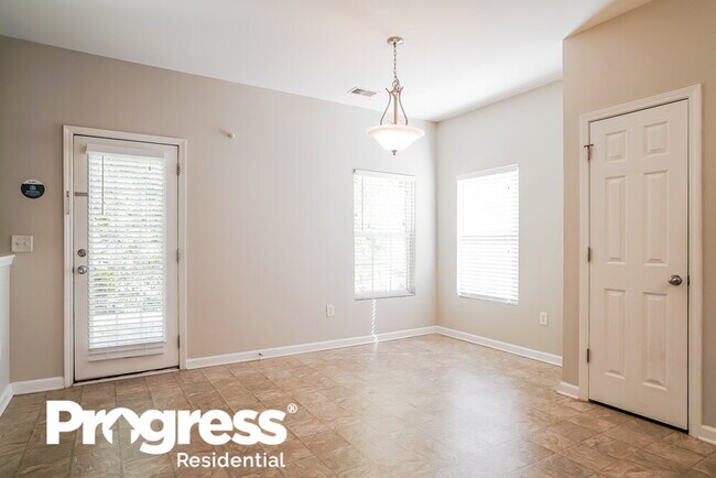 Building Photo - 706 Calavaras Ln