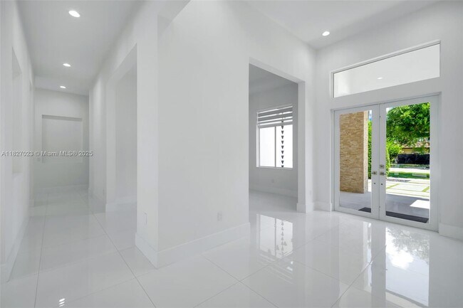 Building Photo - 10203 SW 136th St