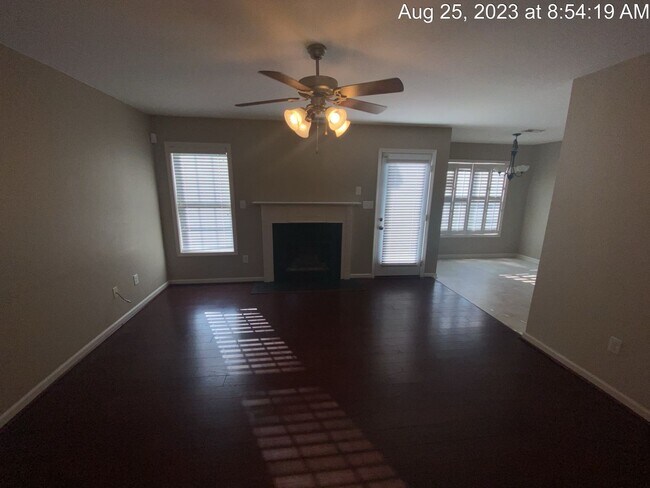 Building Photo - 299 Ranier Dr