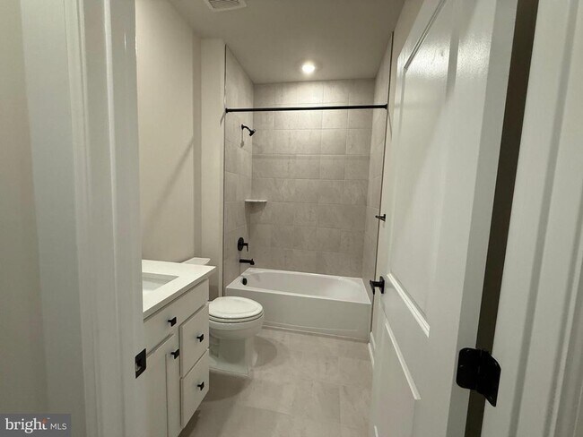 Building Photo - 1770 Ml Br Dr