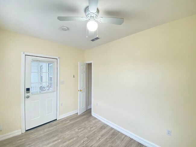 Building Photo - 289 Merrimack St