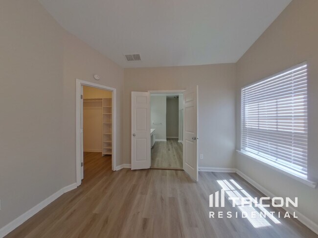 Building Photo - 1309 Winwood Dr