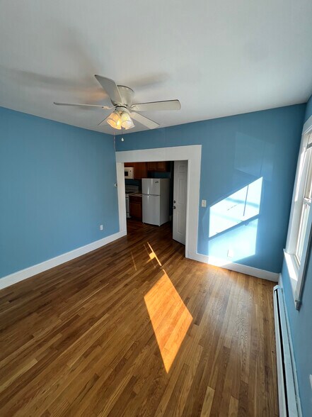 Building Photo - 12 Webster St