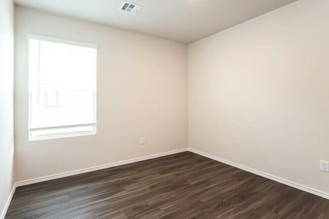 Building Photo - 1807 Crimson Lake Blvd