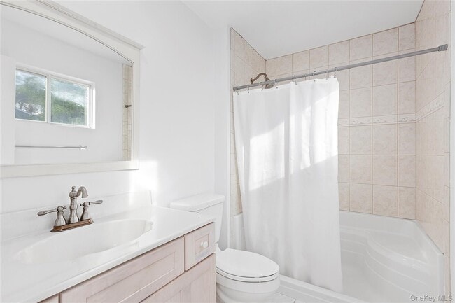 Building Photo - 26 Wintergreen Way