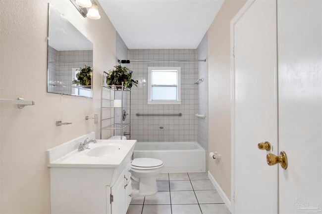 Building Photo - 3206 N Miller St