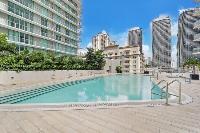 Building Photo - 1100 S Miami Ave