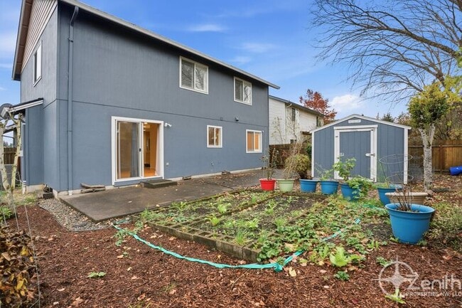 Building Photo - 5322 NE 69th Cir