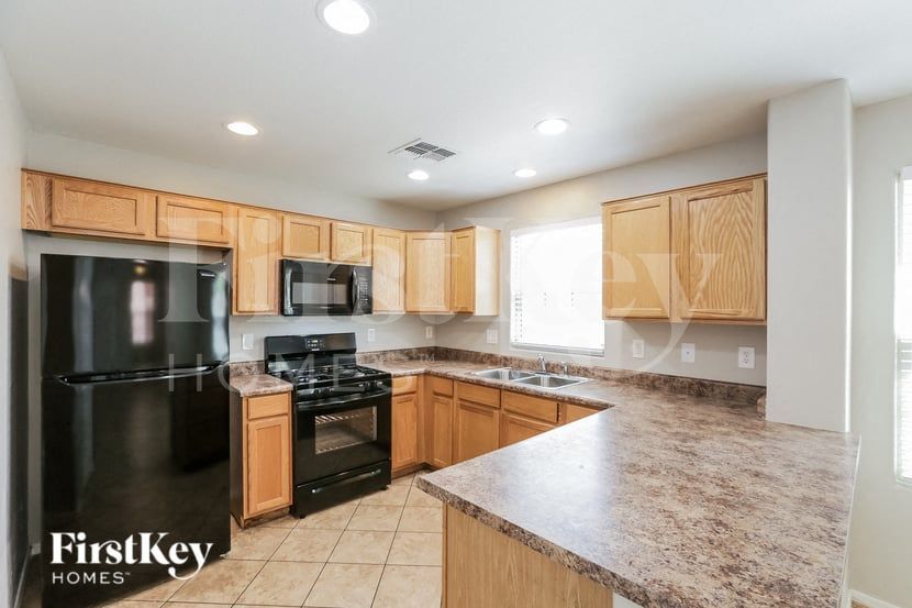 Building Photo - 2226 S Buckaroo Trail