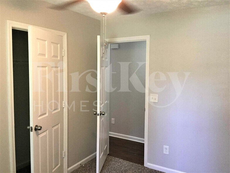 Building Photo - 9161 Thrash St SW