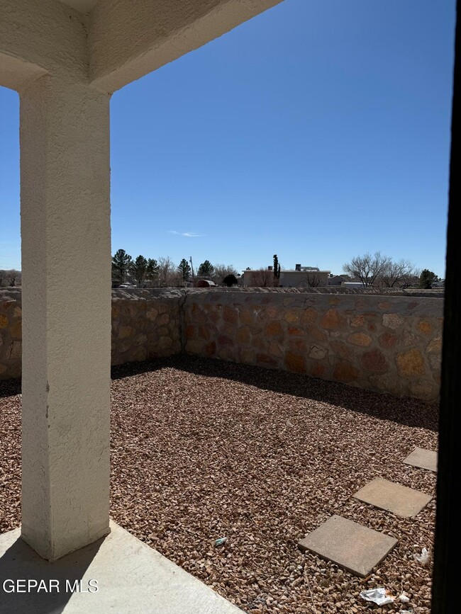 Building Photo - 11565 Leonor Duran St