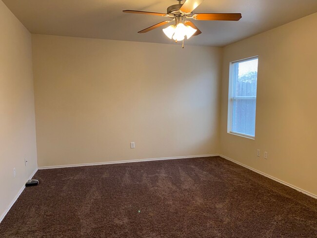 Building Photo - 4 BEDROOM + OFFICE, BELTON ISD