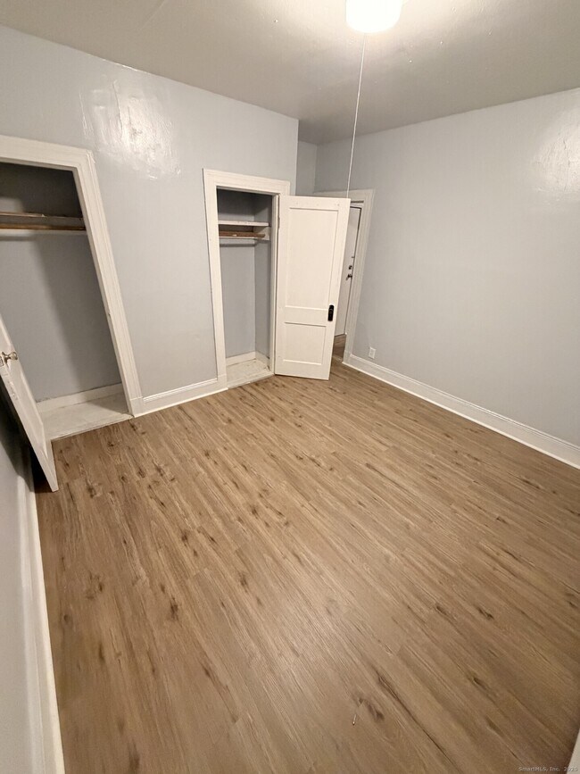 Building Photo - 42 Redding St