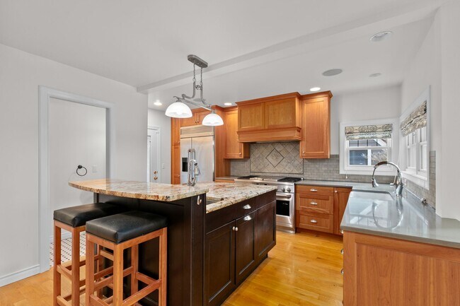 Building Photo - 4Bd/3Ba Seattle House