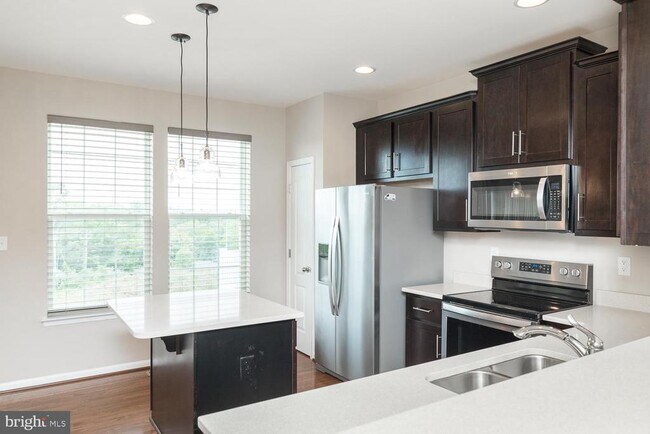 Building Photo - 227 Schramm Lp