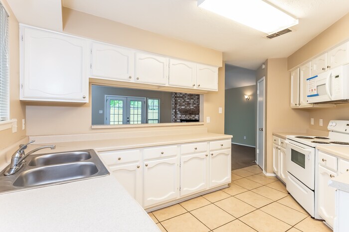 Building Photo - 2811 Mayflower Landing Ct
