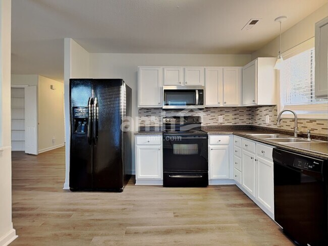 Building Photo - 13104 Young Fawn Ct