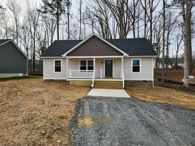 Primary Photo - Blackstone -3 bed 2 bath Modern Rancher-Co...