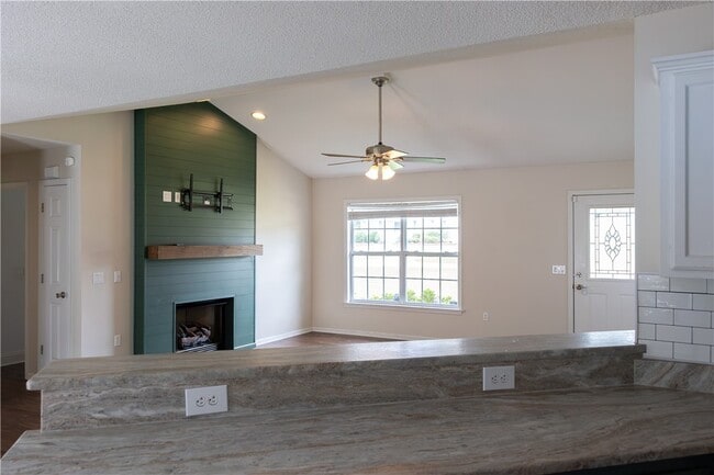 Building Photo - 439 Chetola Rd