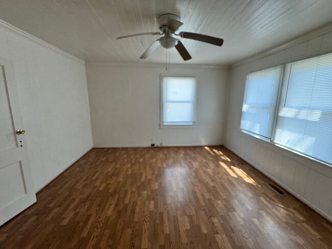 Building Photo - 2/1 in Downtown Kings Mountain, NC