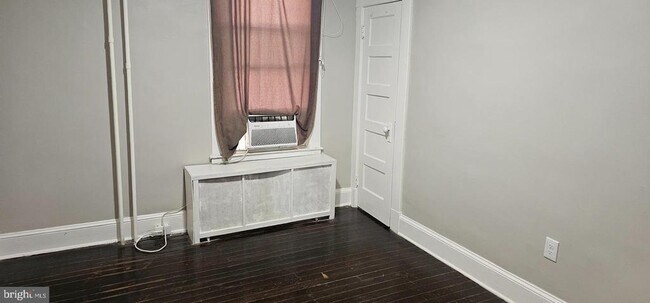 Building Photo - 2912 Hillcrest Ave