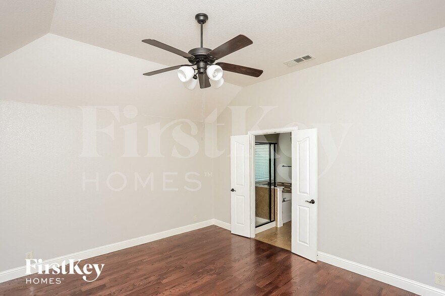 Building Photo - 921 Loftin St