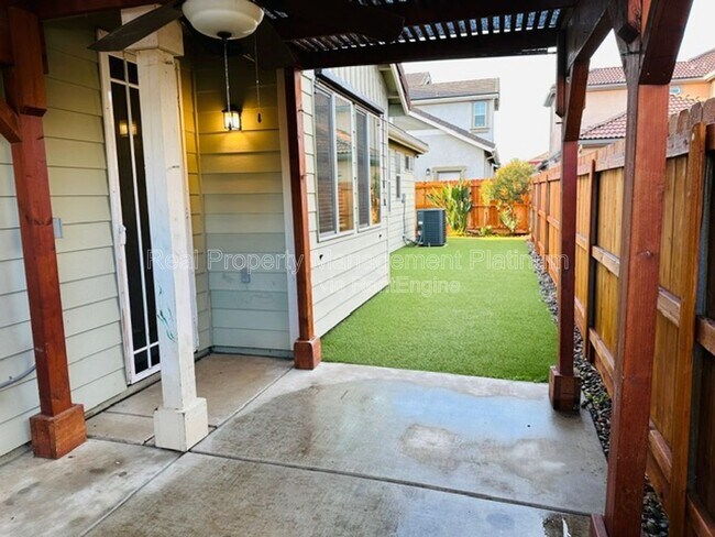 Building Photo - 4333 W Pinsapo Dr