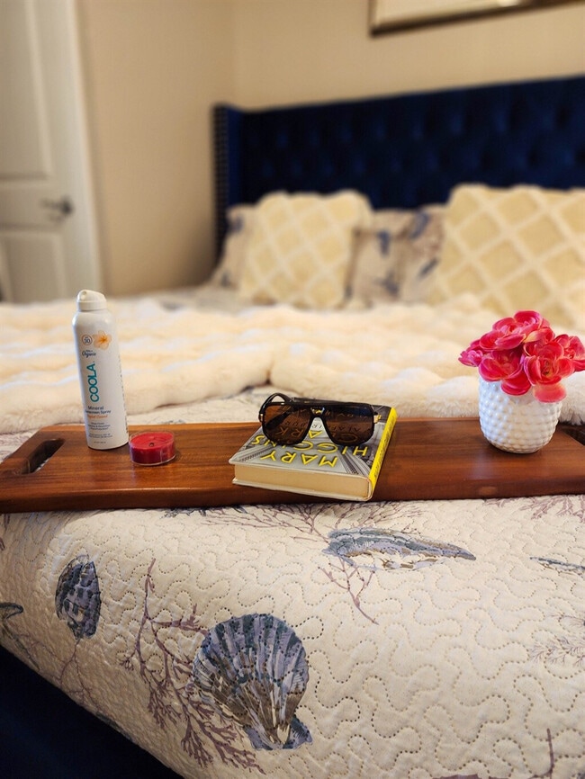 Building Photo - 11832 Front Beach Rd