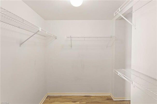 Building Photo - 1444 W 10th St