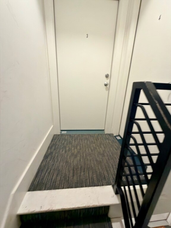 Building Photo - 46 Melrose St