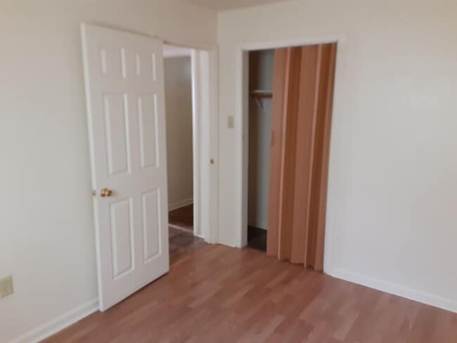 Building Photo - 144 Pike Ave