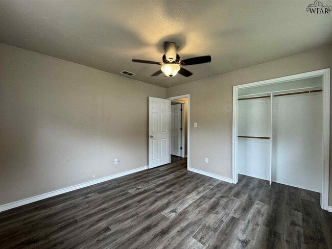Building Photo - 1113 Sunset Ln
