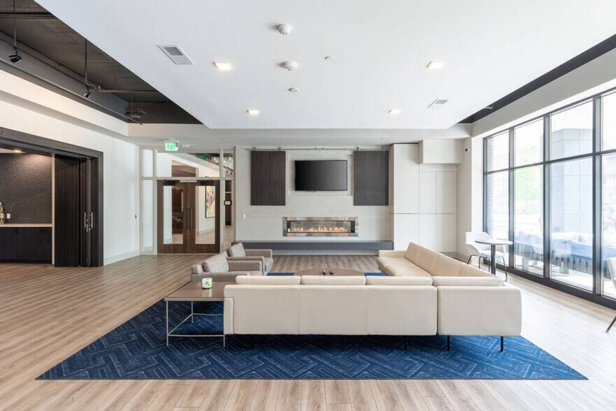 Building Photo - 1632 N Franklin Pl