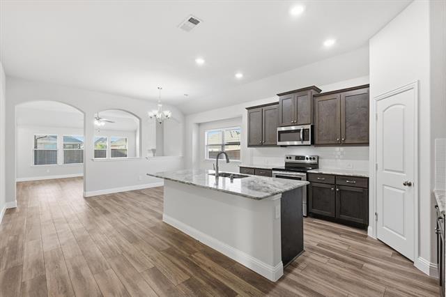 Building Photo - 513 Oleander Dr