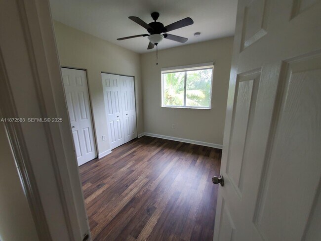 Building Photo - 2531 NE 41st Terrace