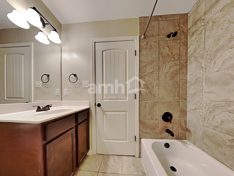 Building Photo - 1246 Carlton Ridge Dr