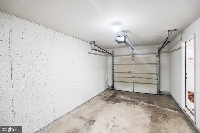 Building Photo - 5503 Sacramento Mews Pl