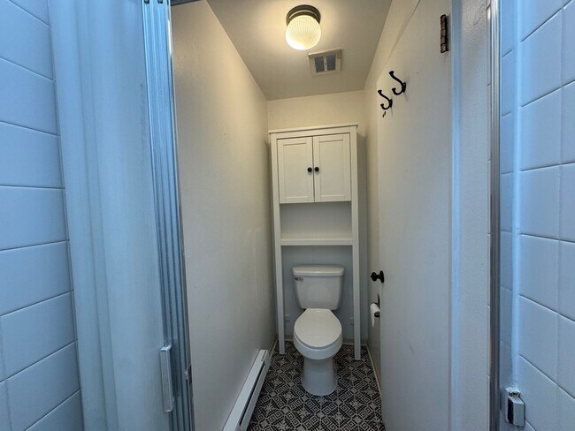 Building Photo - Lake Day Ready- 3 bedroom Rambler!