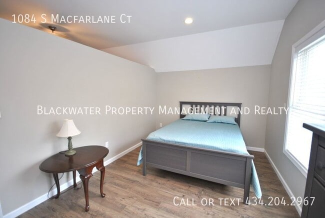 Building Photo - Beautiful Home in Lake Vista