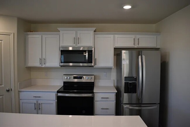 Building Photo - 4049 Cinnabar Ave