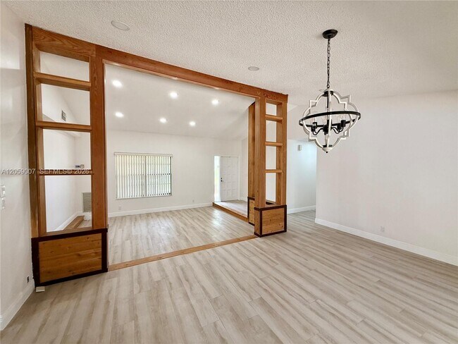 Building Photo - 9788 NW 3rd Manor