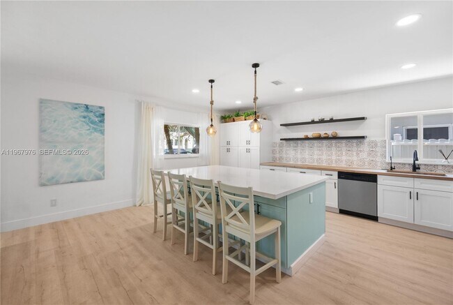 Building Photo - 1070 Tyler St