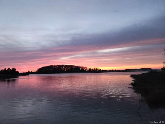 Building Photo - 37 Noyack Harbor Rd