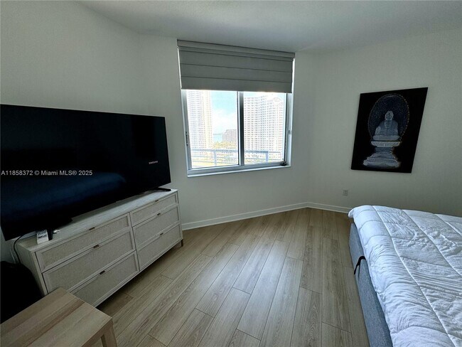 Building Photo - 335 S Biscayne Blvd