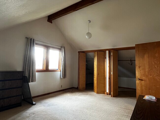 Building Photo - 3240 Rosebush Ln