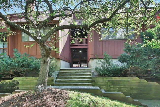 Building Photo - 602 Sanderling Ct
