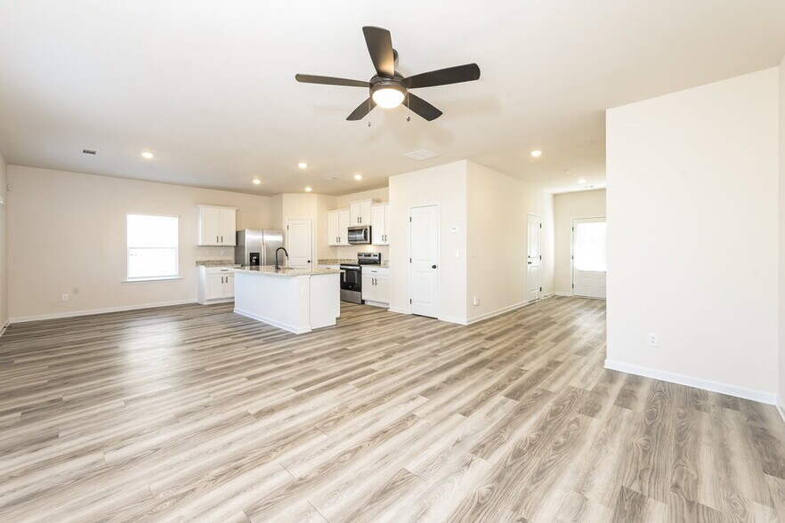 Building Photo - 218 Egret Ct