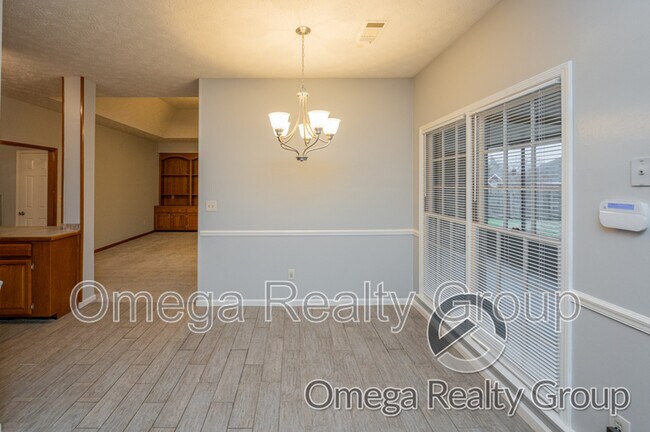Building Photo - 6928 Cherry Creek Dr
