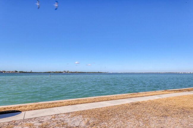 Building Photo - 761 John Ringling Blvd